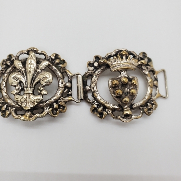 Vintage Bracelet with Cherub and Fleur De Lis - Picture 3 of 6